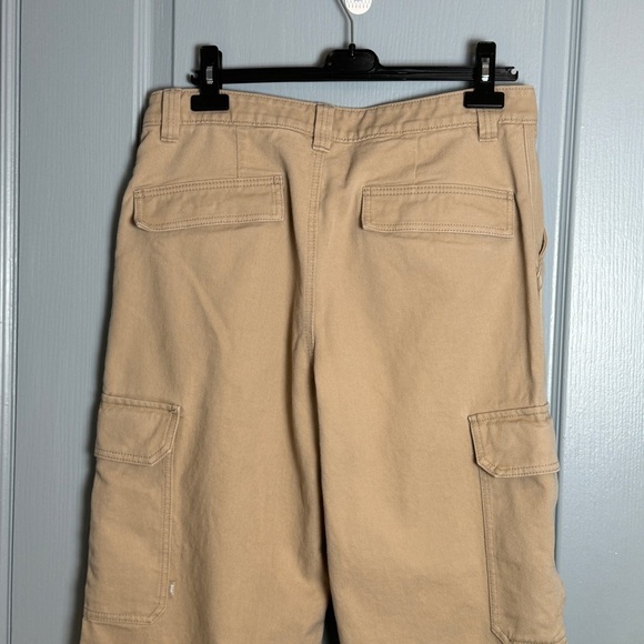 Aritzia TNA Corbett Cargo Pant Size 12 Tan Loose Baggy Wide Leg 90s Y2K Utility - Picture 6 of 16